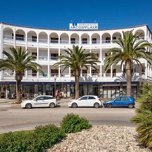 apartamentos-arcos-playa.balearic-islands.net/